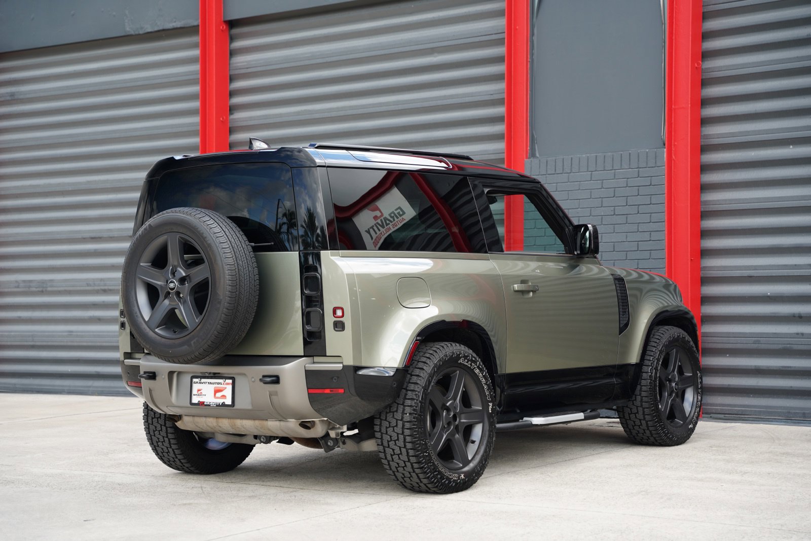 Used 2024 Land Rover Defender 90 X-Dynamic SE AWD/4WD image 14