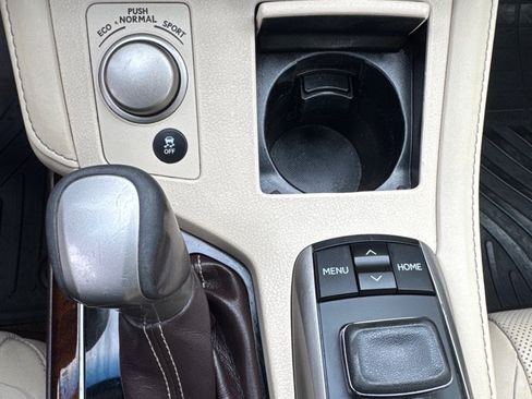 Used 2016 Lexus ES 350 w/ Luxury Package w/Wood Trim FWD image 16