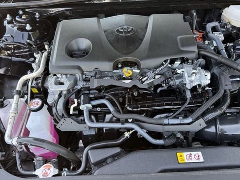 Used 2025 Toyota Camry SE FWD image 33