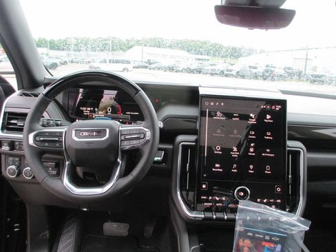 New 2026 GMC Yukon Elevation w/ Elevation Premium Package AWD/4WD image 16