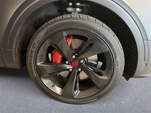 Used 2023 Bentley Bentayga Extended Wheelbase image 7