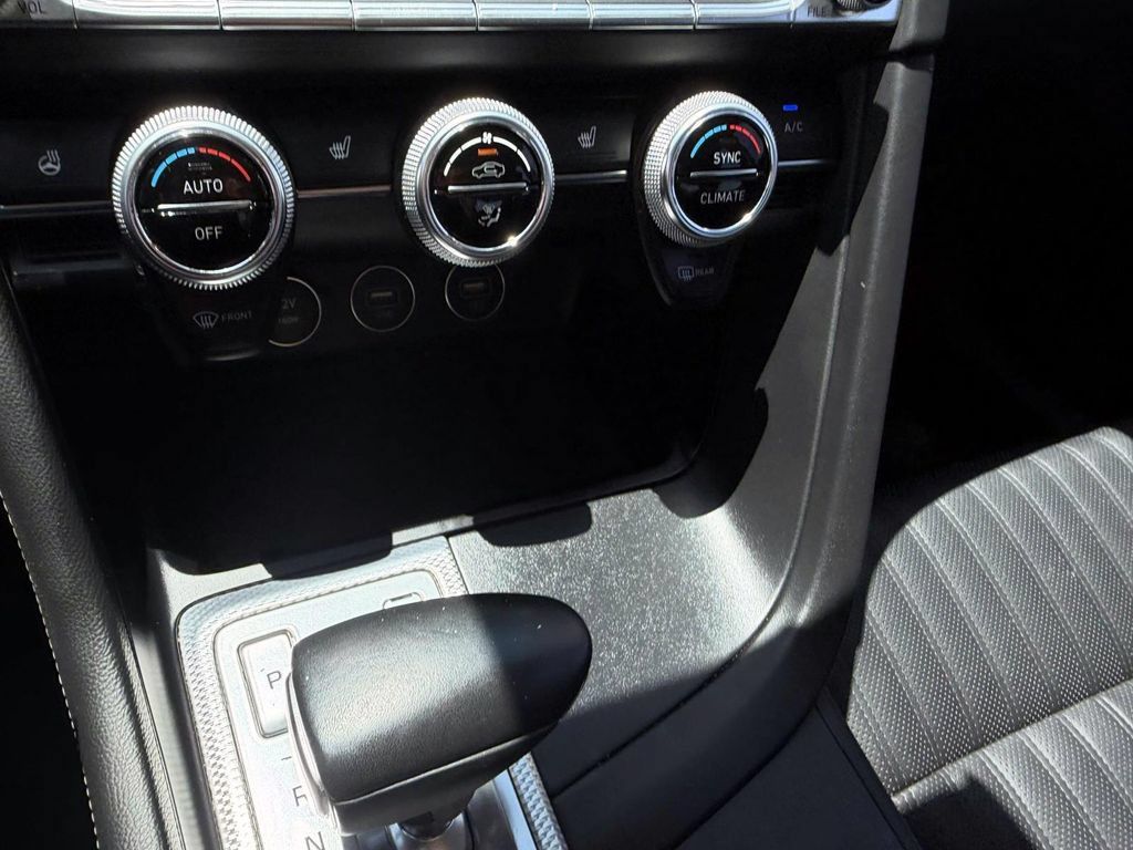 Used 2023 Genesis G70 3.3T AWD/4WD image 19