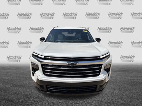 Used 2025 Chevrolet Traverse High Country AWD/4WD image 3
