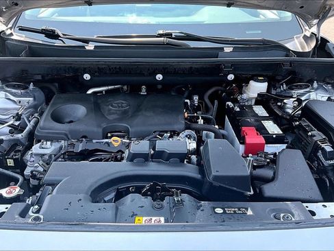 Used 2025 Toyota RAV4 XLE AWD/4WD image 10