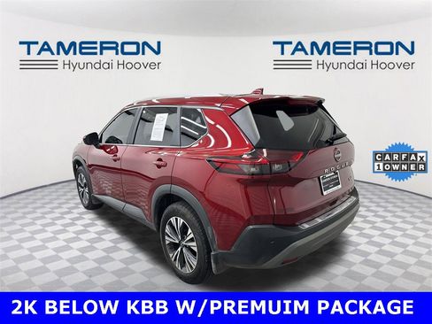 Used 2023 Nissan Rogue SV w/ SV Premium B Package image 3