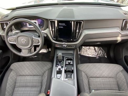 Certified 2023 Volvo XC60 B5 Core w/ Climate Package image 17