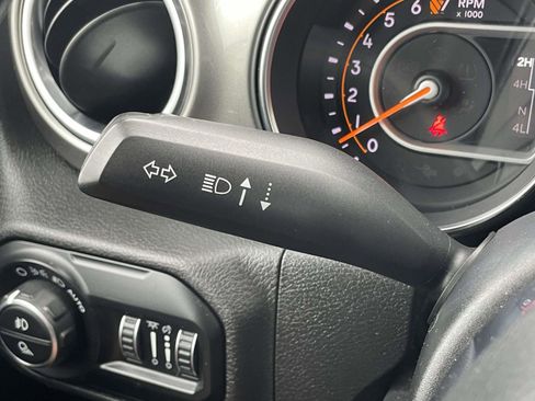 Used 2020 Jeep Gladiator Overland AWD/4WD image 21