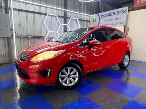 Used 2013 Ford Fiesta SE image 5