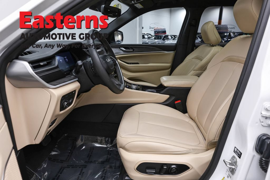 Used 2024 Jeep Grand Cherokee Limited 4xe AWD/4WD image 15