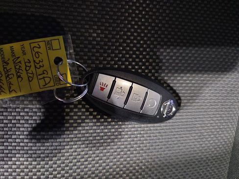 Used 2020 Nissan Pathfinder SV image 30