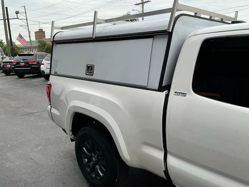 Used 2021 Toyota Tacoma SR5 w/ Technology Package RWD image 26