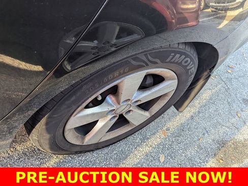 Used 2015 Dodge Dart SXT image 8