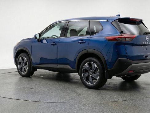 Used 2025 Nissan Rogue SV AWD/4WD image 6