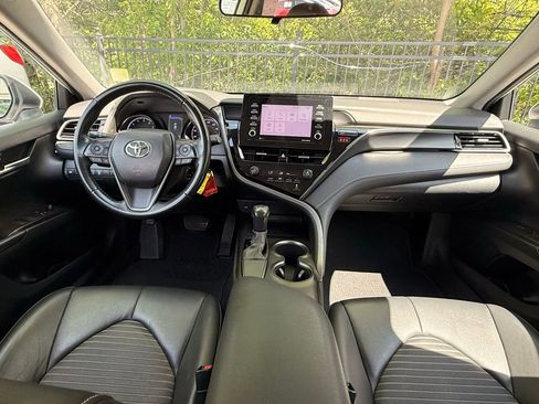 Used 2021 Toyota Camry SE w/ Carpet Mat Package (TMS) FWD image 27