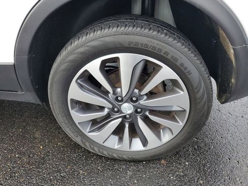 Used 2022 Buick Encore Preferred w/ Safety Package image 32