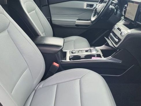 Used 2021 Ford Explorer XLT w/ Equipment Group 202A image 15