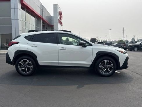 Used 2024 Subaru Crosstrek 2.0i Premium AWD/4WD image 8