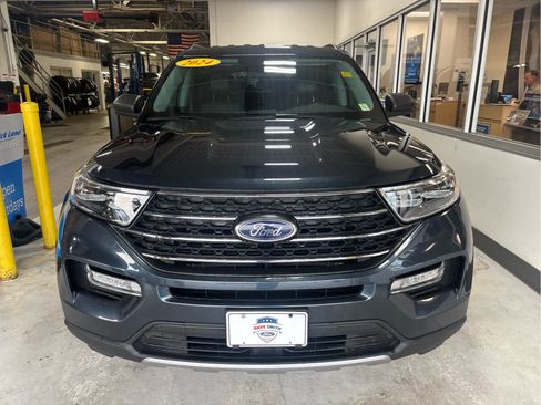 Certified 2024 Ford Explorer XLT w/ Equipment Group 202A AWD/4WD image 5