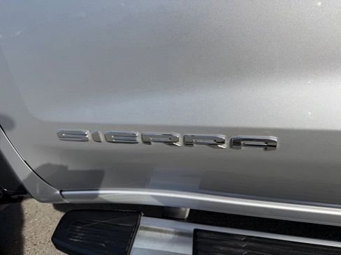 Used 2022 GMC Sierra 1500 SLT w/ SLT Premium Package image 13