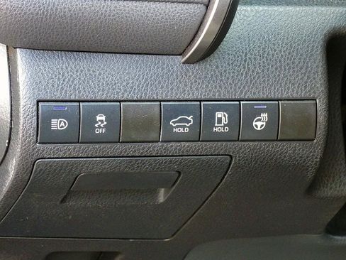 Used 2022 Toyota Camry SE w/ Cold Weather Package FWD image 20