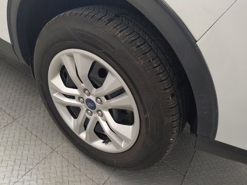 Used 2020 Ford Escape S image 31