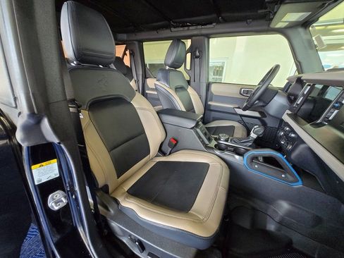 Used 2023 Ford Bronco Wildtrak image 32