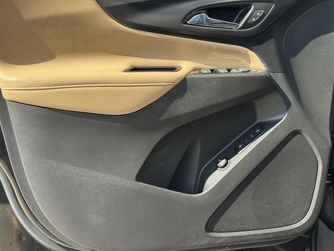 Used 2022 Chevrolet Equinox Premier image 21