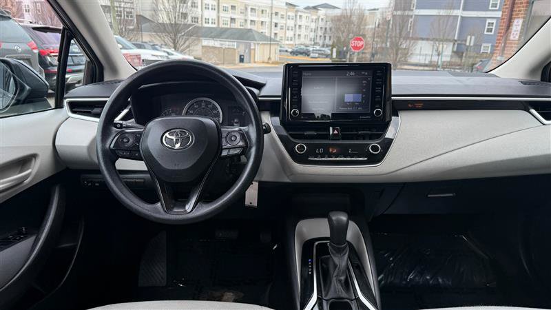 Used 2022 Toyota Corolla LE FWD image 19