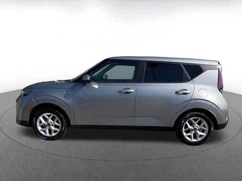 Used 2025 Kia Soul LX w/ LX Technology Package image 9