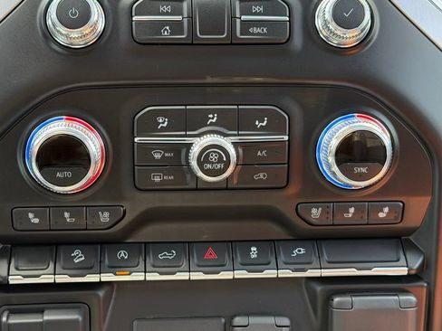Used 2021 GMC Sierra 1500 SLT w/ SLT Convenience Package AWD/4WD image 13