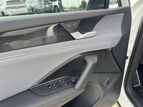 New 2026 Volkswagen Tiguan SE R-Line image 13