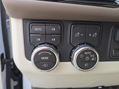 New 2026 GMC Yukon XL Denali w/ Denali Reserve Package AWD/4WD image 8