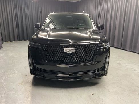 Used 2023 Cadillac Escalade Sport w/ LPO, ONYX Package image 5