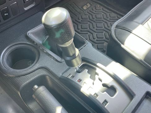 Used 2014 Toyota FJ Cruiser 4WD w/ Upgrade Package image 5