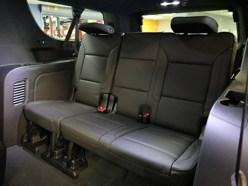 New 2026 Chevrolet Suburban High Country AWD/4WD image 9