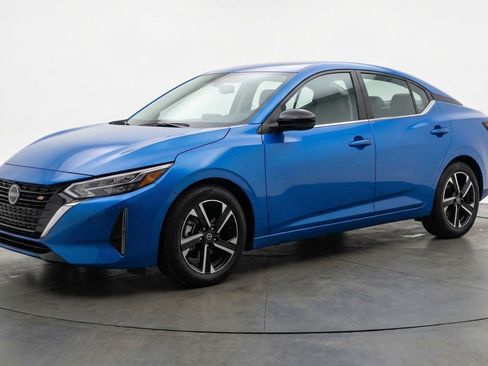 Used 2025 Nissan Sentra SV image 3