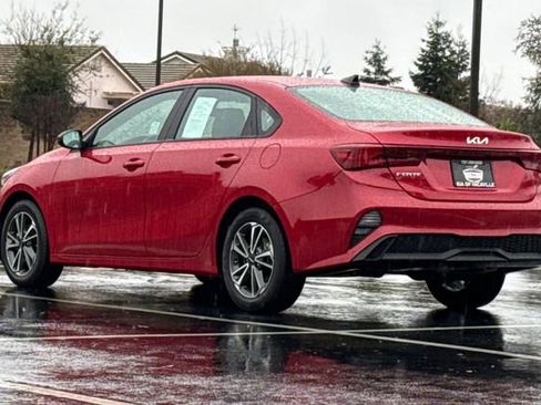 Certified 2022 Kia Forte LXS image 8