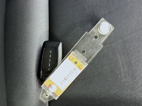 Used 2025 Toyota Camry SE image 32