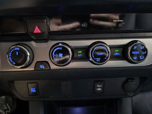 Used 2018 Toyota Tacoma SR w/ SR Convenience Package AWD/4WD image 32