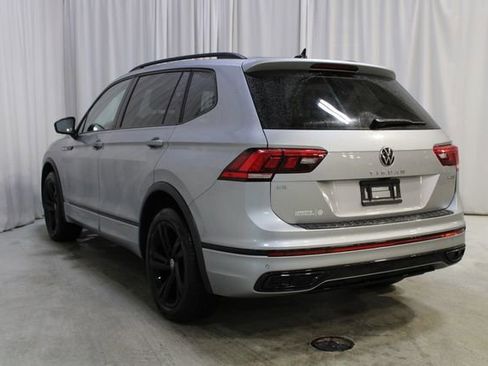 Certified 2023 Volkswagen Tiguan SE R-Line image 24