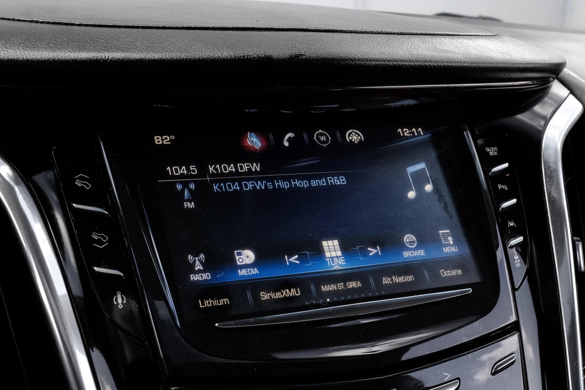 Used 2016 Cadillac Escalade Luxury AWD/4WD image 36