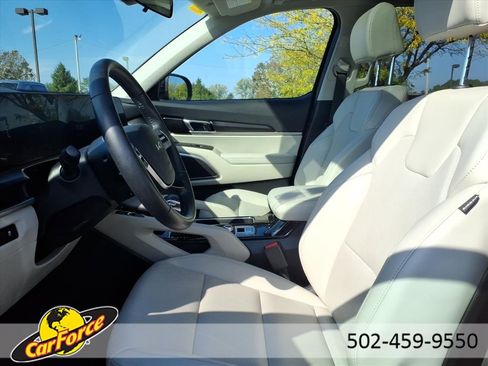 Used 2025 Kia Telluride S image 5