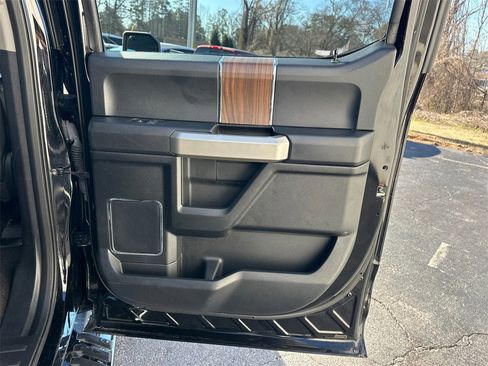 Used 2017 Ford F150 Lariat image 17