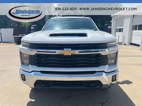 Used 2025 Chevrolet Silverado 2500 LT AWD/4WD image 2
