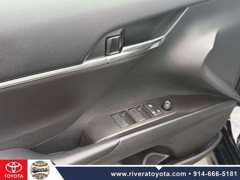 Used 2024 Toyota Camry SE w/ Convenience Package image 12
