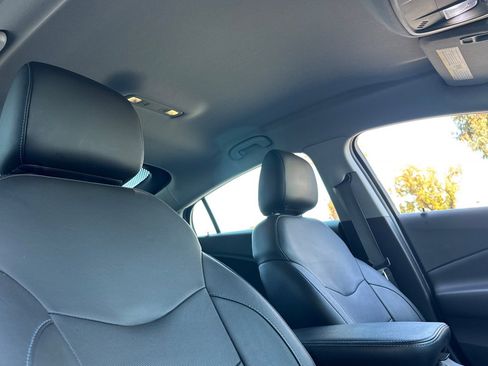 Used 2017 Chevrolet Volt Premier w/ Driver Confidence II Package image 21