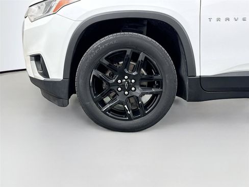 Used 2021 Chevrolet Traverse LT FWD image 14