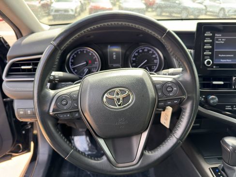 Used 2023 Toyota Camry SE FWD image 10