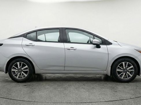 Used 2025 Nissan Versa SV image 11
