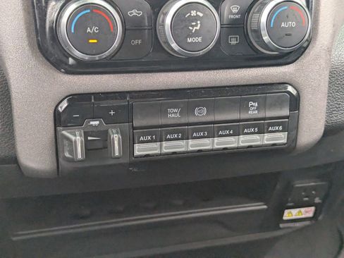 Used 2022 RAM 2500 Tradesman AWD/4WD image 23